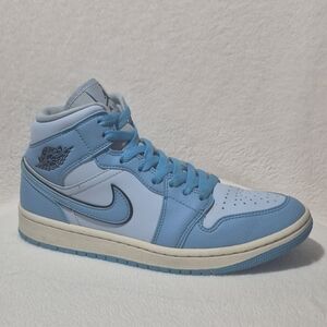 Nike Air Jordan Men's Blue Sneakers